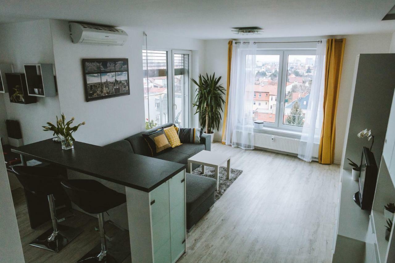 Design Apartment, The City Centre Close To The Health Spa Piest'any Extérieur photo