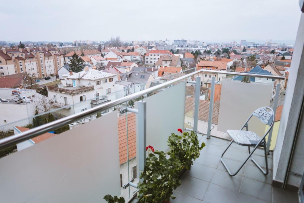 Design Apartment, The City Centre Close To The Health Spa Piest'any Extérieur photo