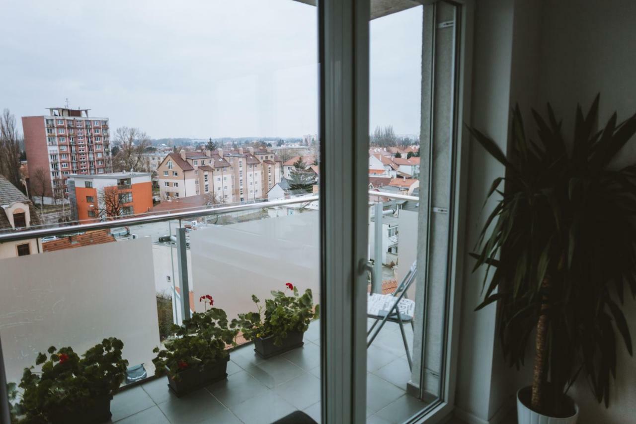 Design Apartment, The City Centre Close To The Health Spa Piest'any Extérieur photo