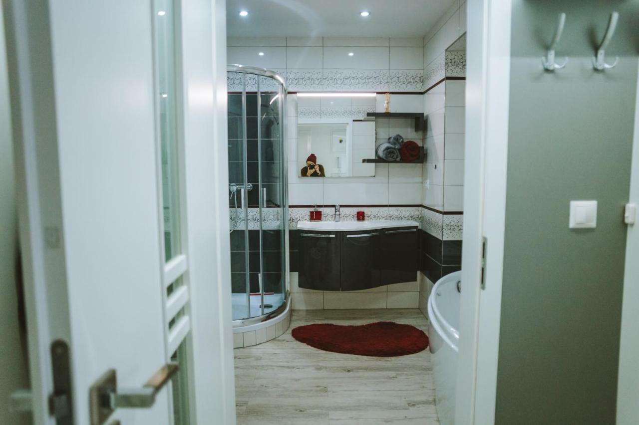Design Apartment, The City Centre Close To The Health Spa Piest'any Extérieur photo