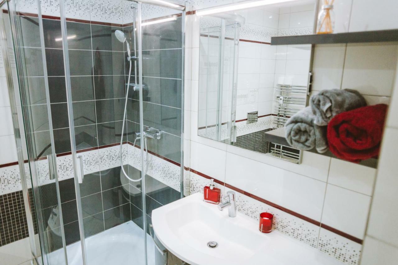 Design Apartment, The City Centre Close To The Health Spa Piest'any Extérieur photo